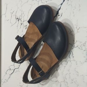 El Naturalista women's shoes